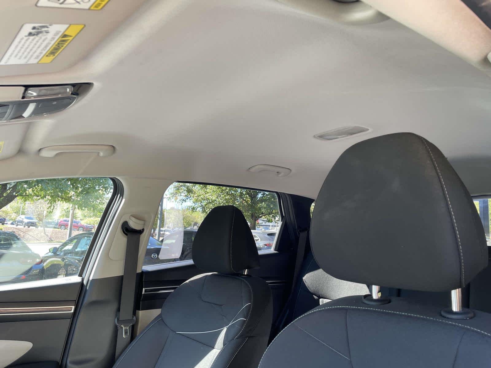 Used 2022 QUARTZ WHITE Hyundai Blue image 6