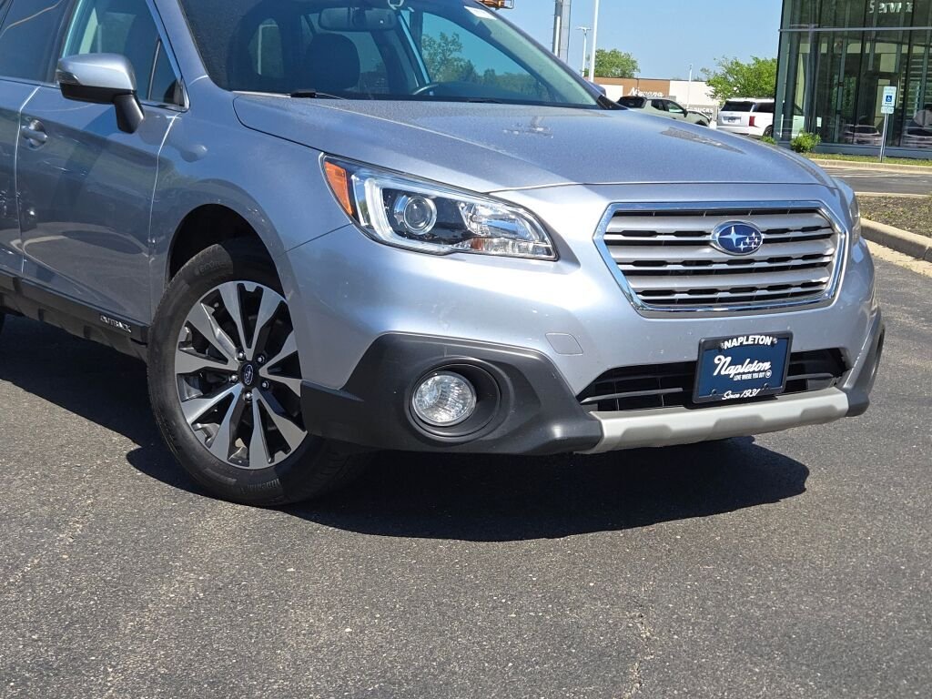 Used 2016 Silver Subaru 2.5i image 2