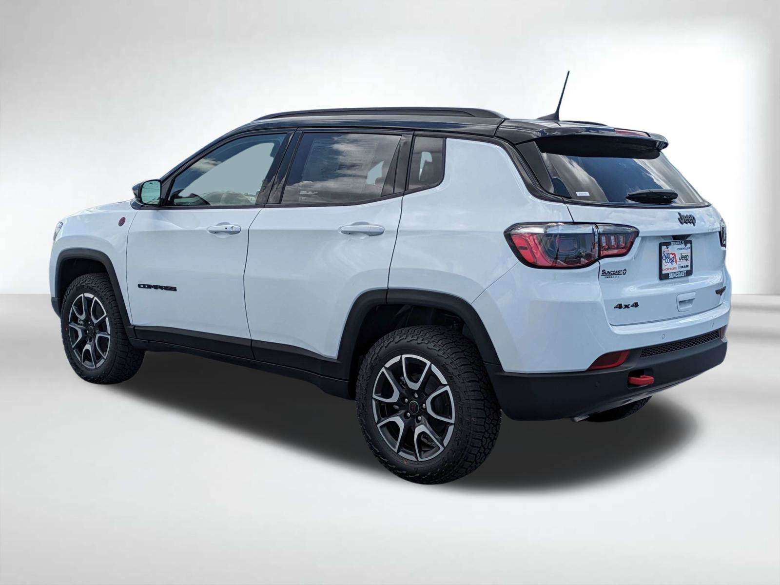 New 2026 Bright White Clear-Coat Exterior Paint Jeep Trailhawk image 6