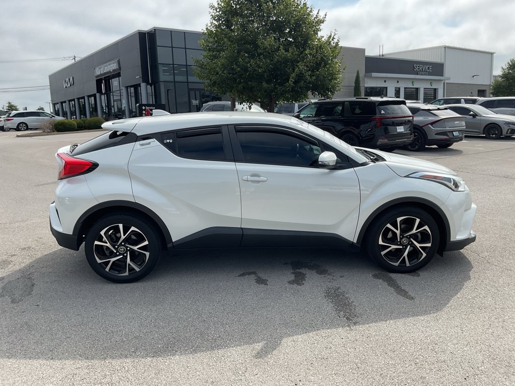Used 2019 Blizzard Pearl Toyota XLE image 10