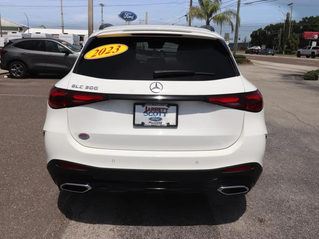 Certified Used 2023 White Mercedes-Benz GLC 300 image 10