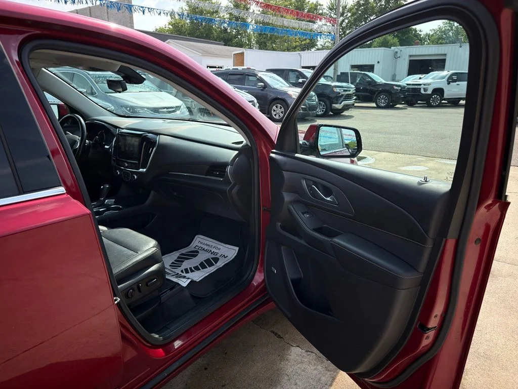 Used 2019 Red Chevrolet Premier image 24