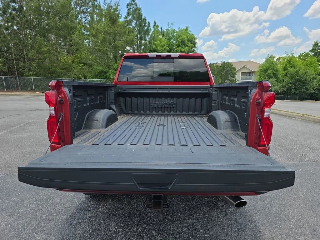 Used 2023 Red Chevrolet High Country image 7
