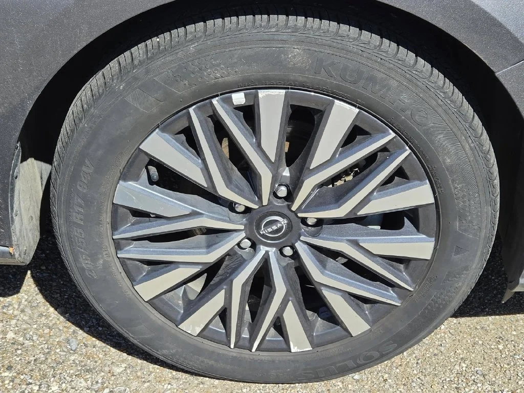 Used 2025 Gun Metallic Nissan 2.5 SV image 8