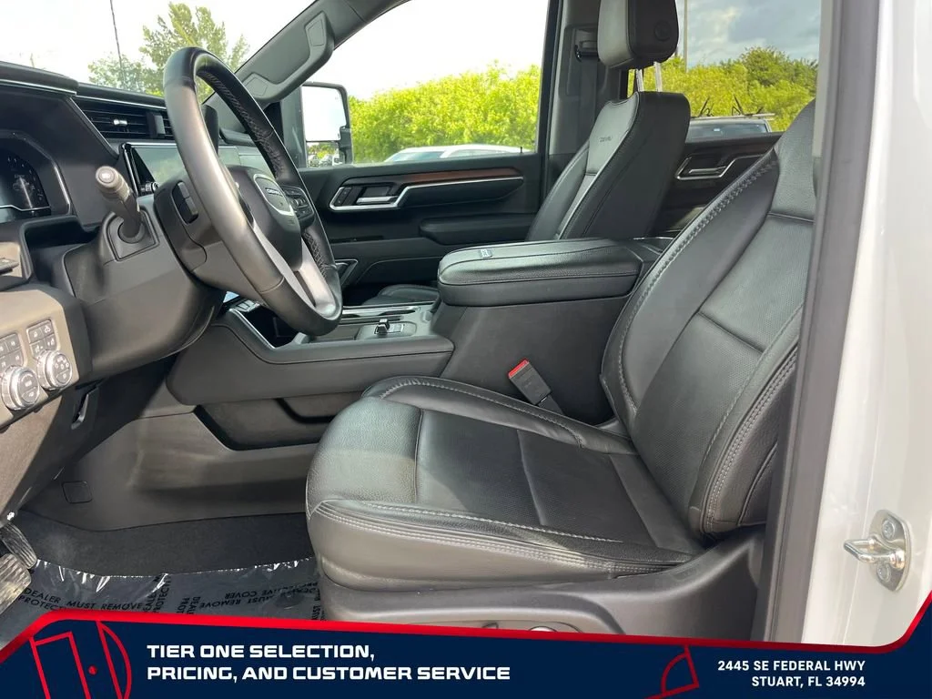 Used 2025 Summit White GMC Denali image 9