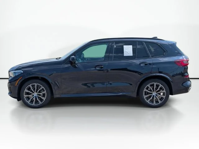 Used 2022 Black BMW xDrive40i image 12