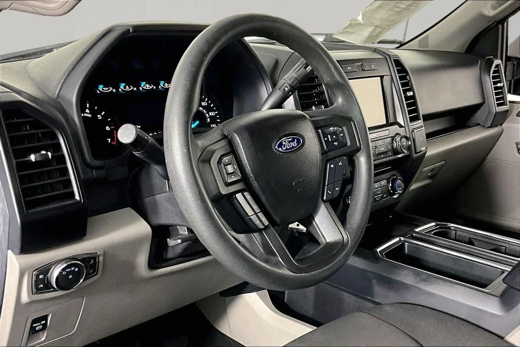 Used 2018 White Ford XL image 16