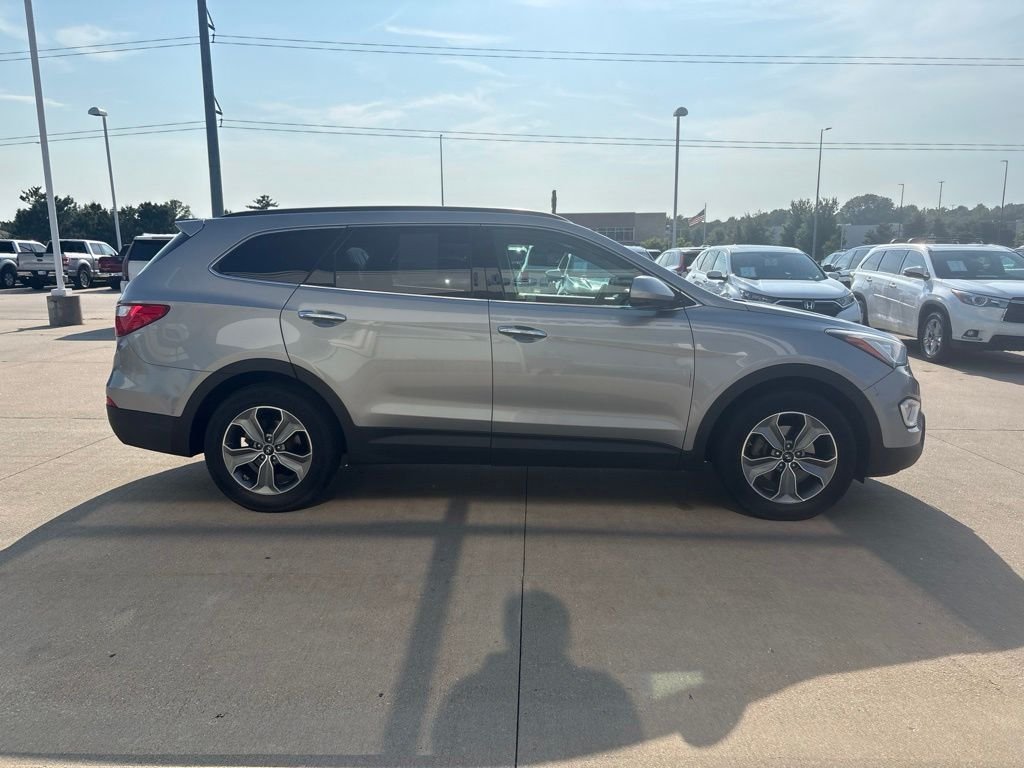 Used 2016 Iron Frost Hyundai SE image 4