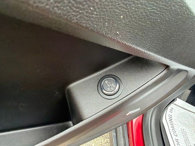 Used 2019 Cajun Red Tintcoat Chevrolet LT Leather image 13