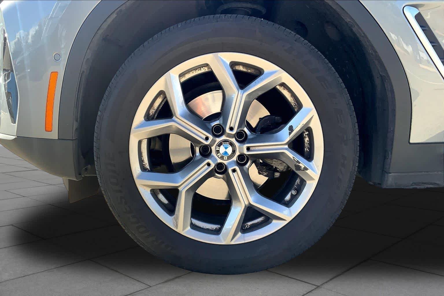 Used 2024 Skyscraper Grey Metallic BMW xDrive30i image 10