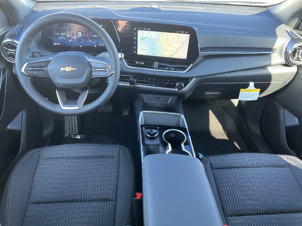 2027 Chevrolet Equinox LT - Photo 10