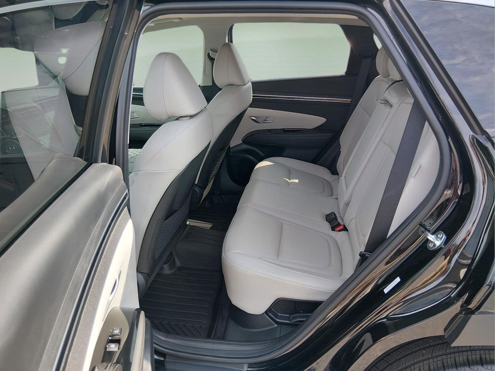 Used 2024 Black Pearl Hyundai Limited image 19