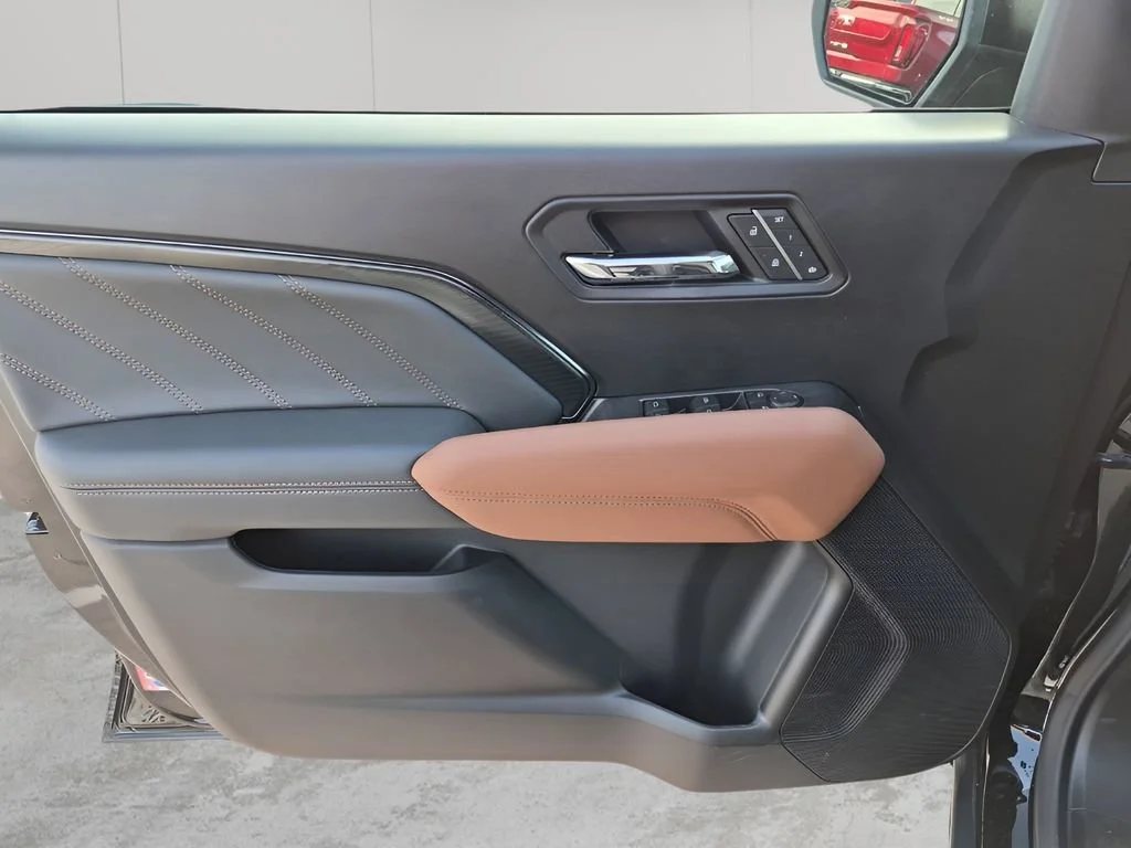 New 2026 Onyx Black GMC AT4 image 31