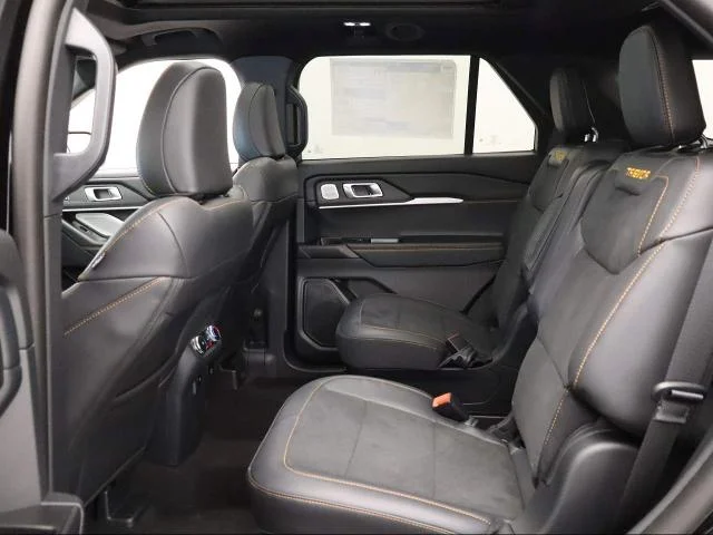New 2026 Agate Black Metallic Ford Tremor® image 27