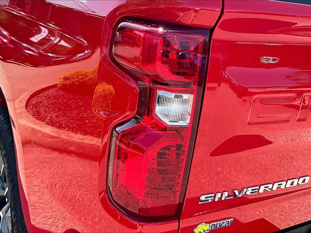 Used 2023 Red Chevrolet LT image 32