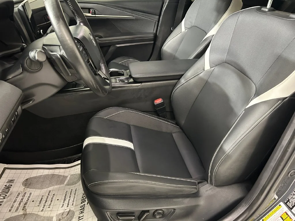 Used 2026  Toyota SE image 7