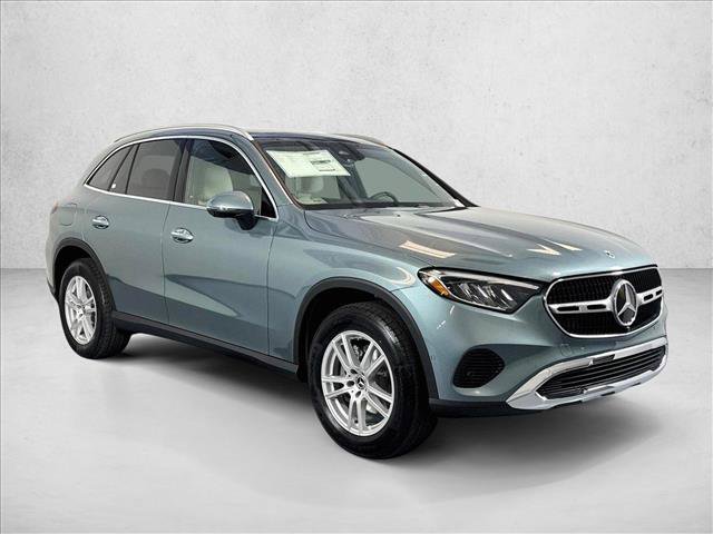 New 2026 Verde Silver Metallic Mercedes-Benz GLC 300 image 33