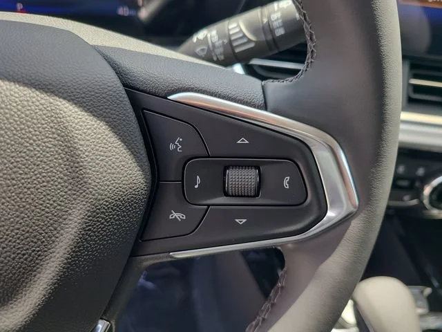 New 2026 Summit White Chevrolet LT image 27