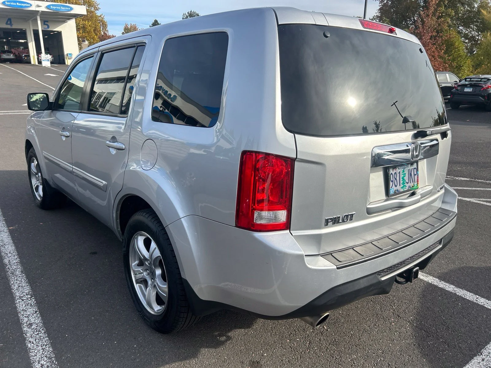 Used 2013 Alabaster Silver Metallic Honda EX-L image 8