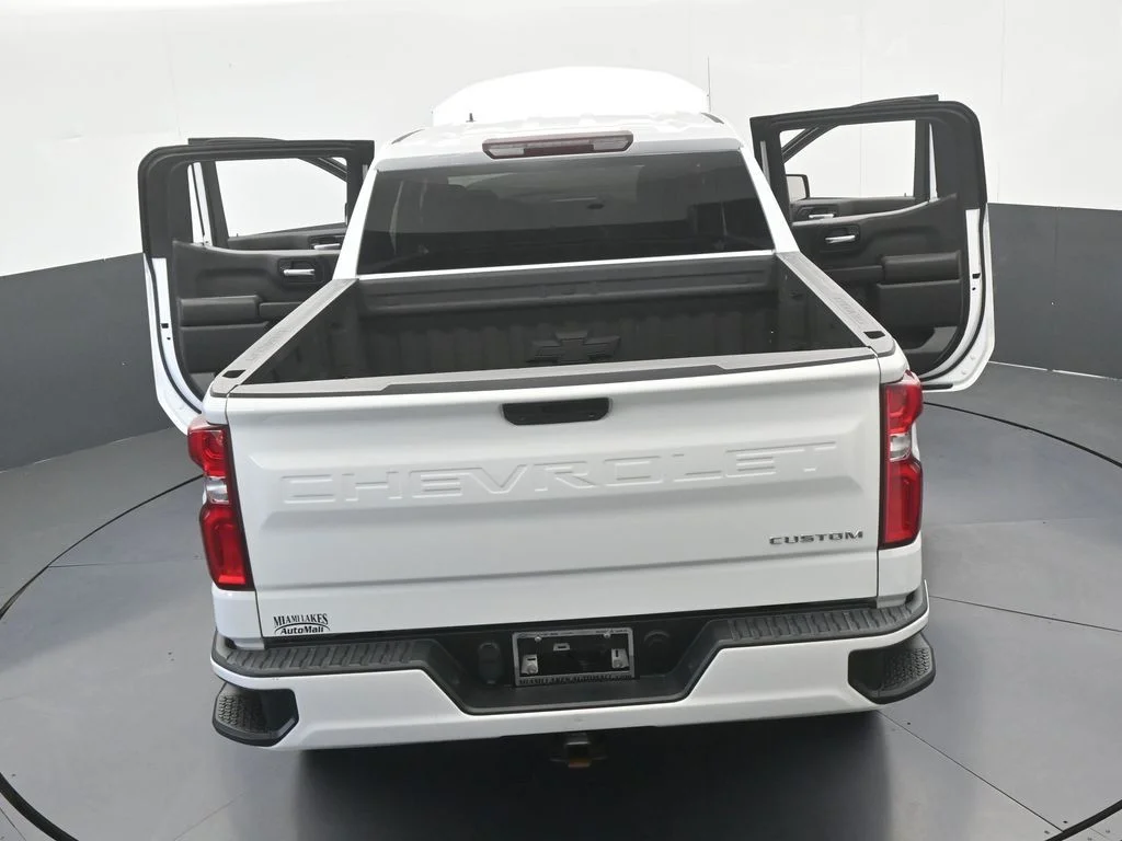 Used 2022 Summit White Chevrolet Custom image 67