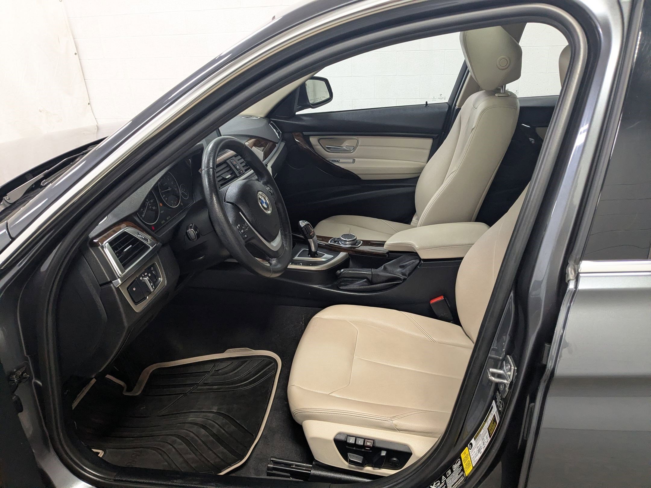 Used 2015 Mineral Grey Metallic BMW 328i xDrive image 18