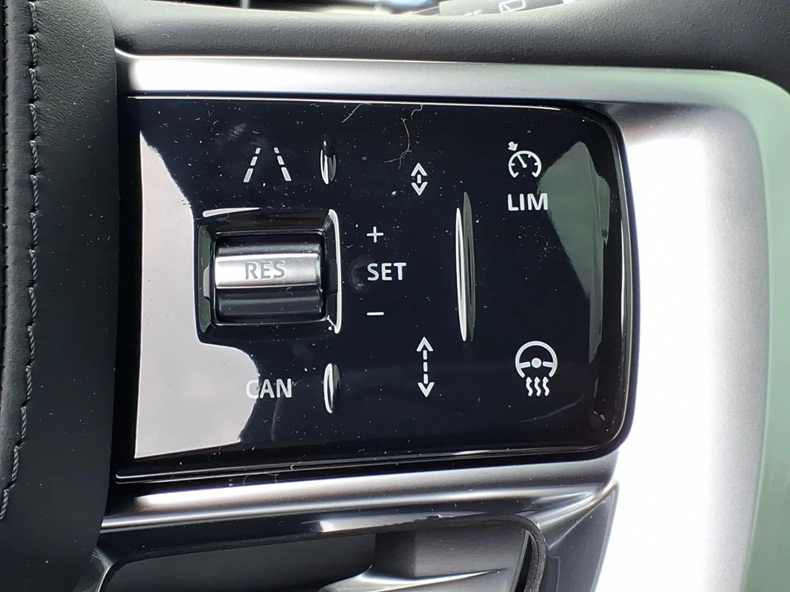 New 2026 Carpathian Grey Land Rover SE LWB image 15