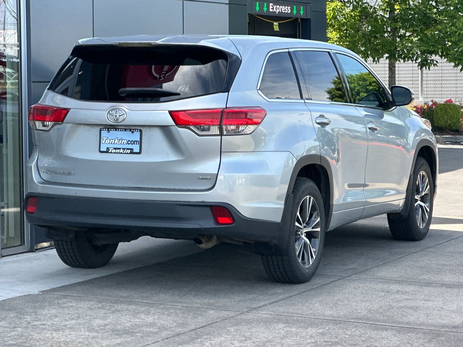 Used 2017 Celestial Silver Metallic Toyota LE image 3