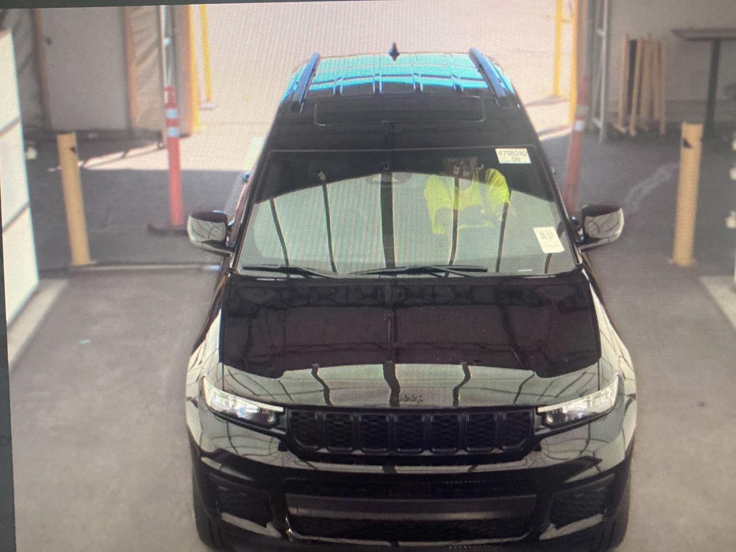 Used 2024 Diamond Black Crystal Pearlcoat Jeep Altitude X image 3