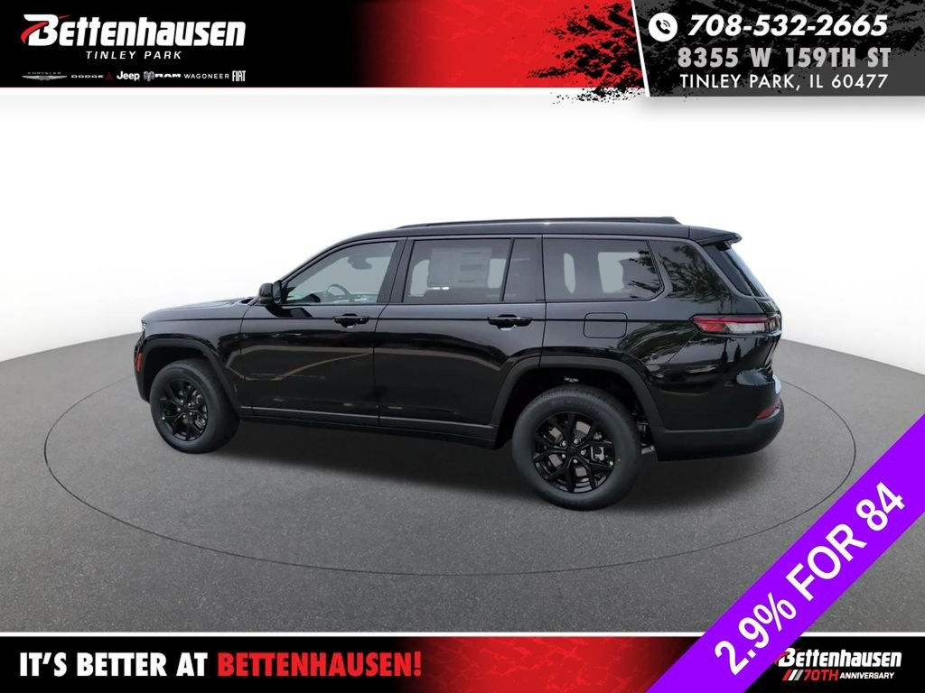 New 2026 Diamond Black Crystal Pearl-Coat Exterior Paint Jeep Laredo image 11