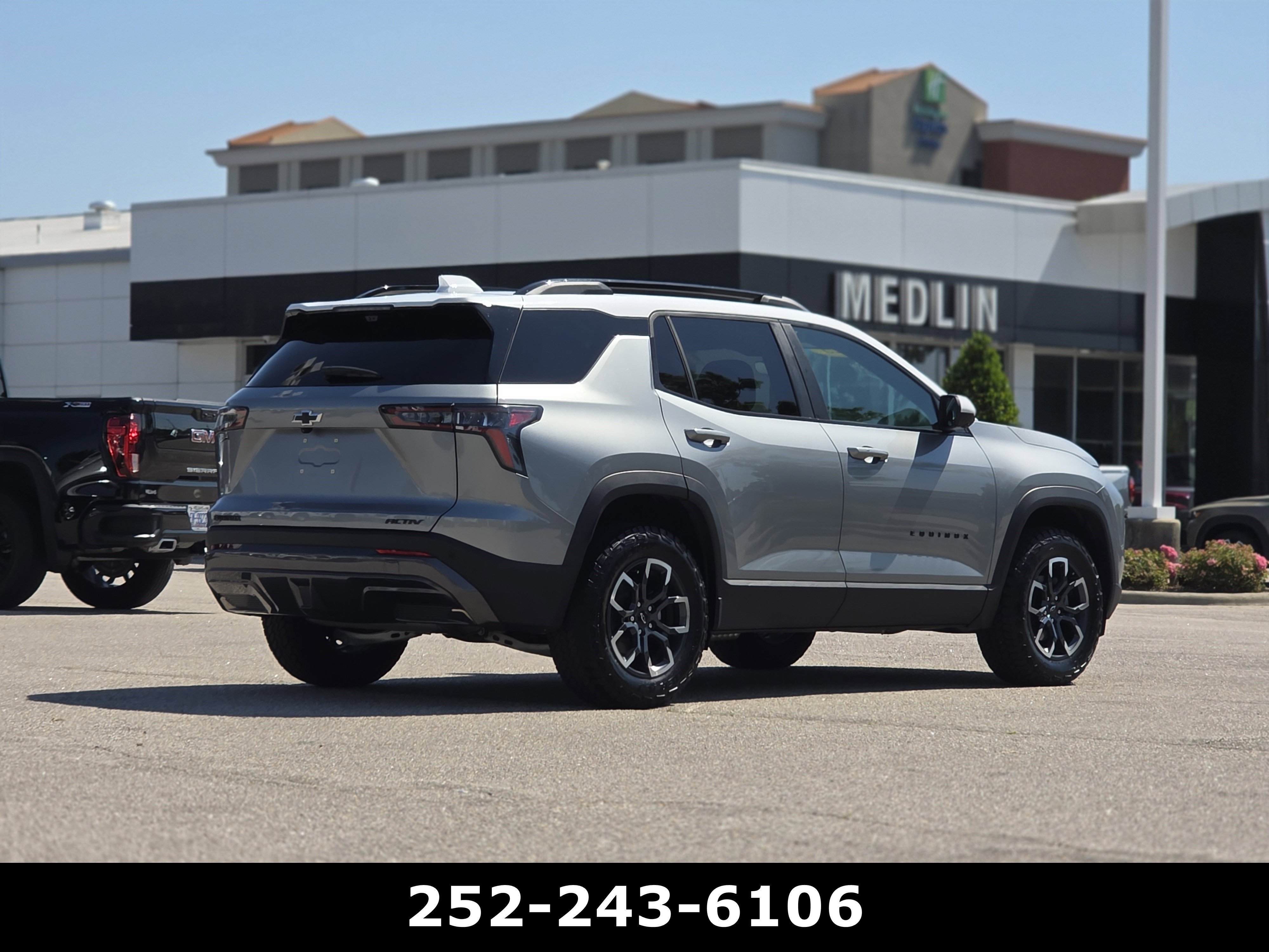 Used 2025 Sterling Gray Metallic Chevrolet FWD ACTIV image 7