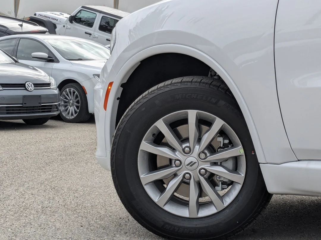 New 2026 White Dodge SXT - - AWD - 3.6L Pentastar V6 - Michelin All- Season Tires - 18 Alum Wheels & More! image 9