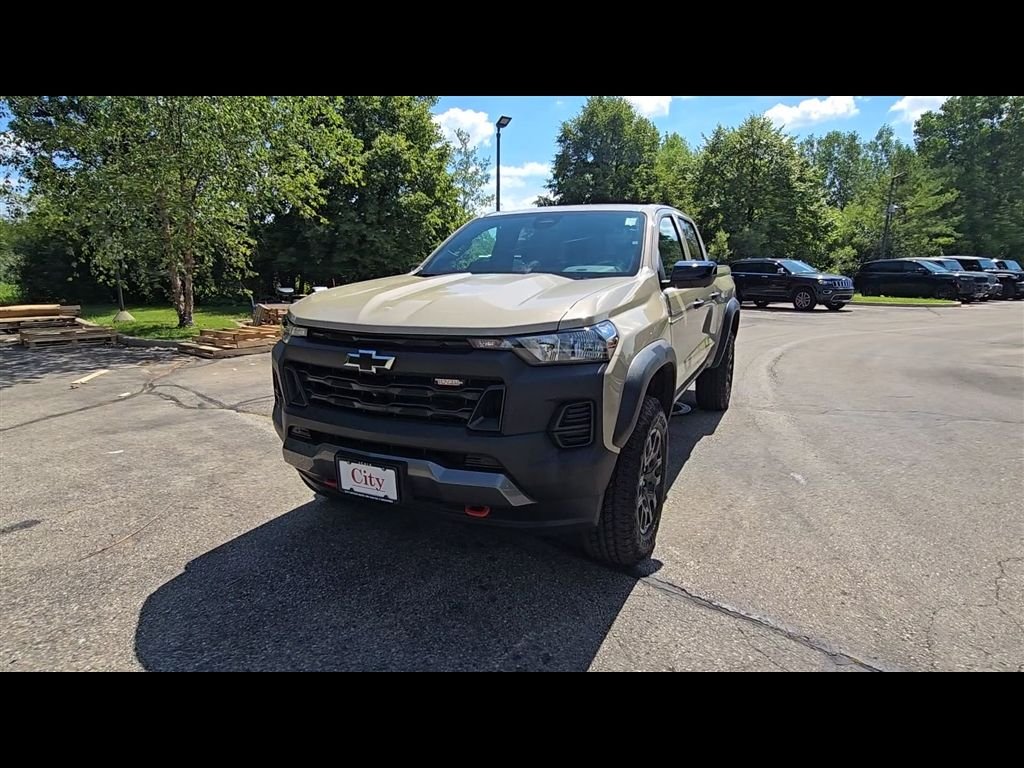 Used 2024  Chevrolet Trail Boss image 3