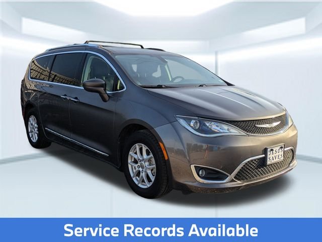 Used 2020 Gray Chrysler Touring L image 4