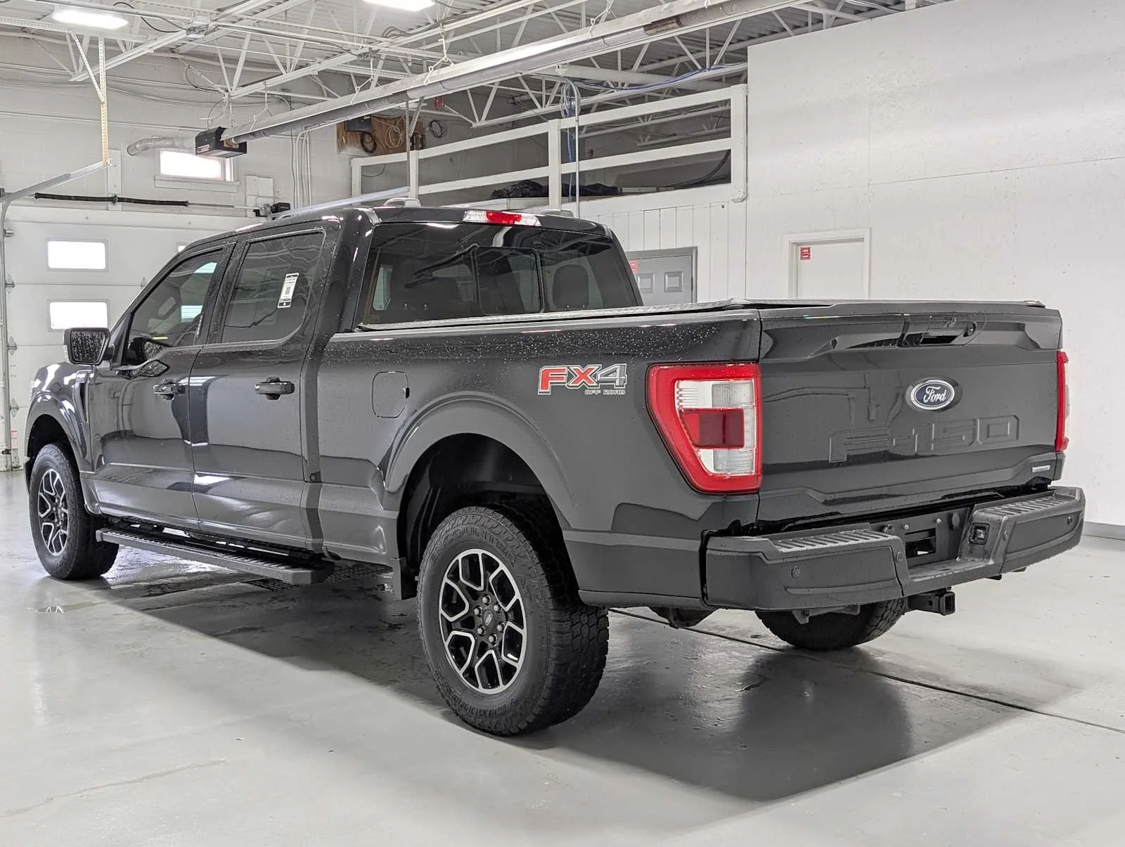 Used 2022 Agate Black Ford LARIAT image 11