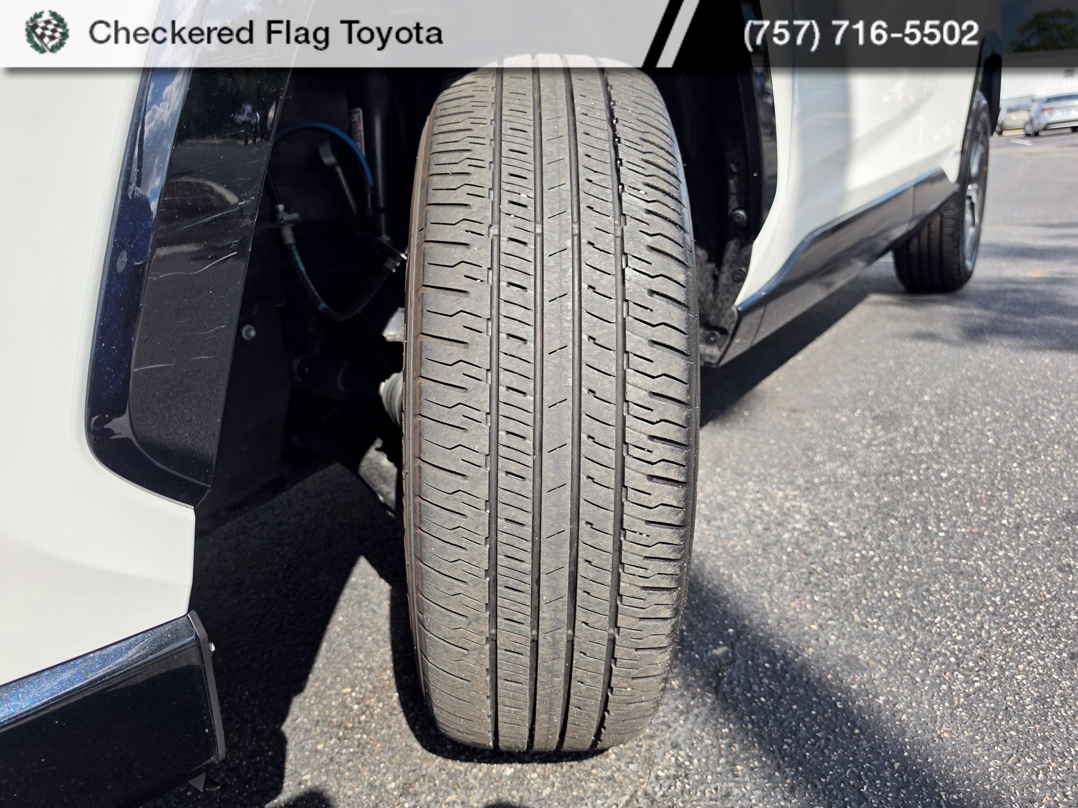 Used 2024 Ice Cap Toyota SE image 10