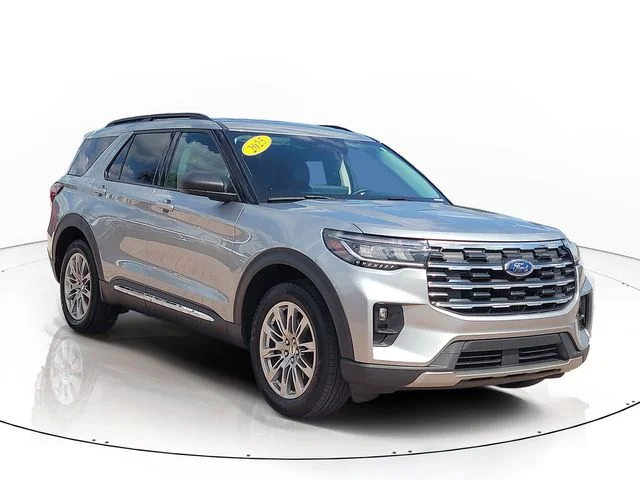 Used 2025 Silver Ford Active image 3