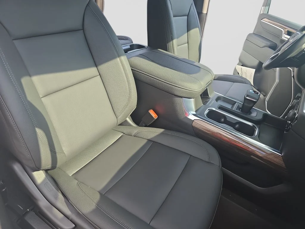 New 2026 Summit White Chevrolet LT image 10