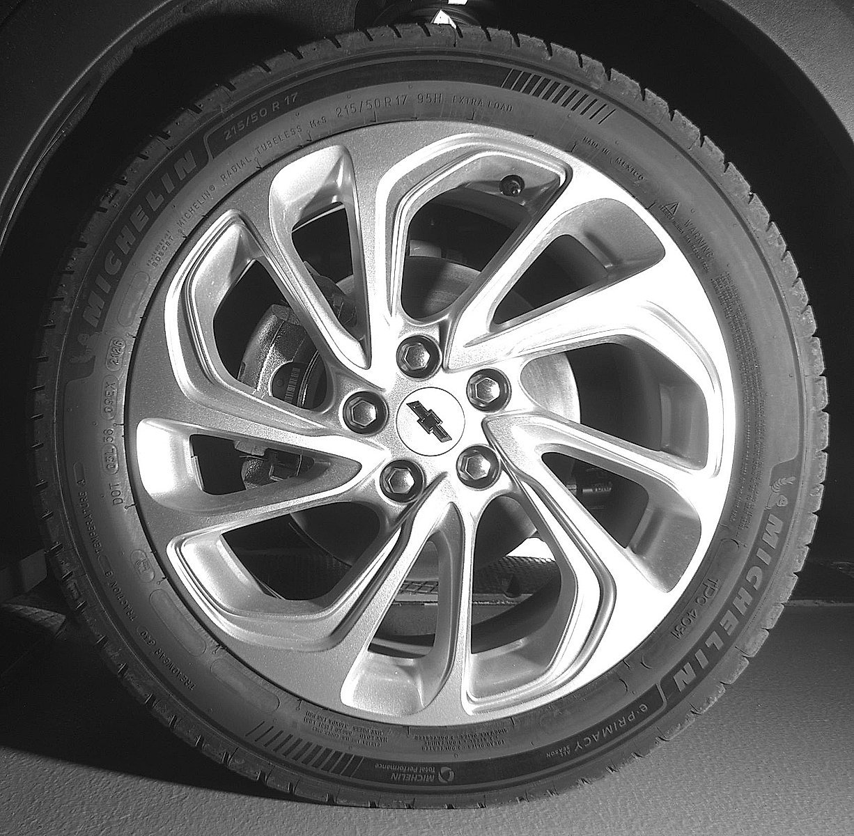 2027 Chevrolet Bolt LT - Photo 20