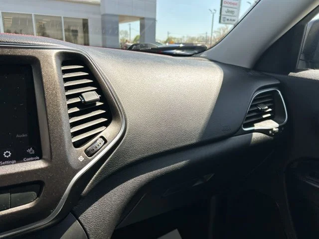 Used 2020 Beige Jeep Trailhawk image 42