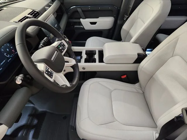2026 Land Rover Defender X-Dynamic SE - Photo 13