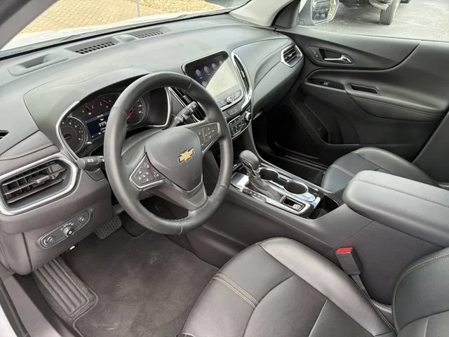 Used 2024 Iridescent Pearl Tricoat Chevrolet Premier image 19