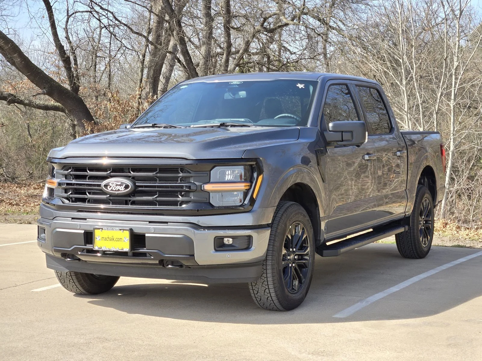 New 2026 Carbonized Gray Metallic Ford XLT image 2