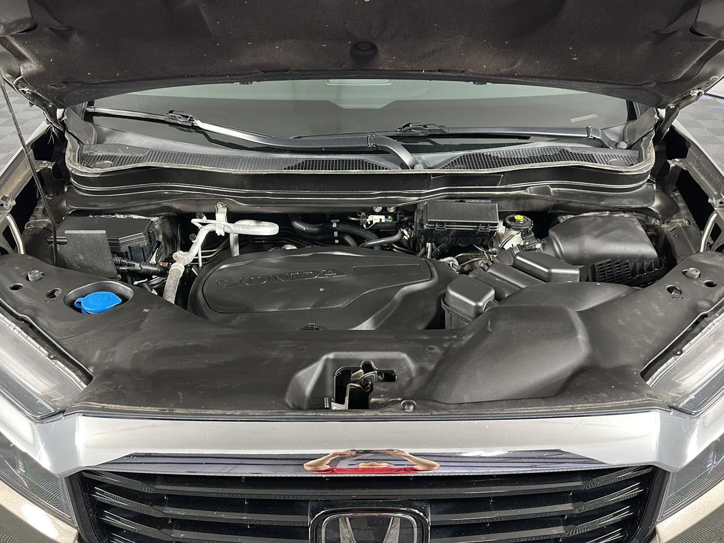 Used 2022 Pacific Pewter Metallic Honda RTL-E image 2