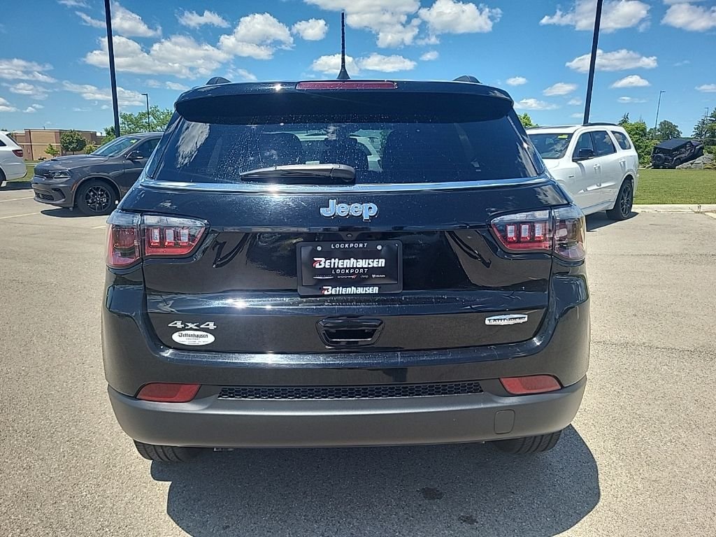 Certified Used 2024 Black Jeep Latitude Lux image 4