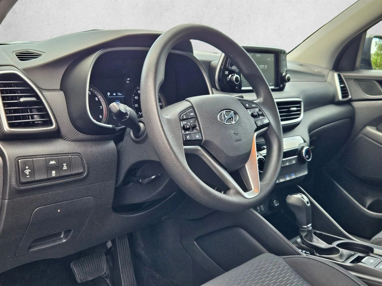 Used 2019 Dusk Blue Hyundai SE image 10
