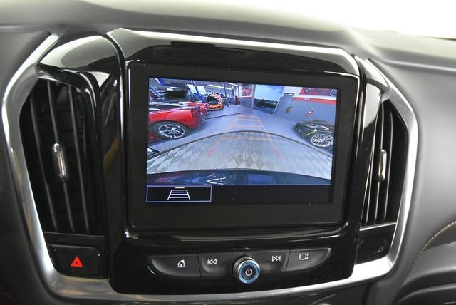 Used 2020 GRAPHITE METALLIC Chevrolet LT Cloth image 41
