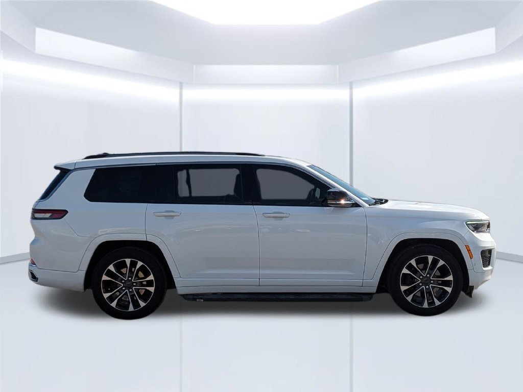 Used 2023 White Jeep Overland image 7