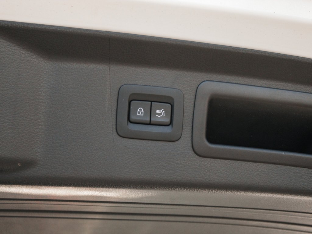 Used 2026 Wind Chill Pearl Mazda Premium image 29