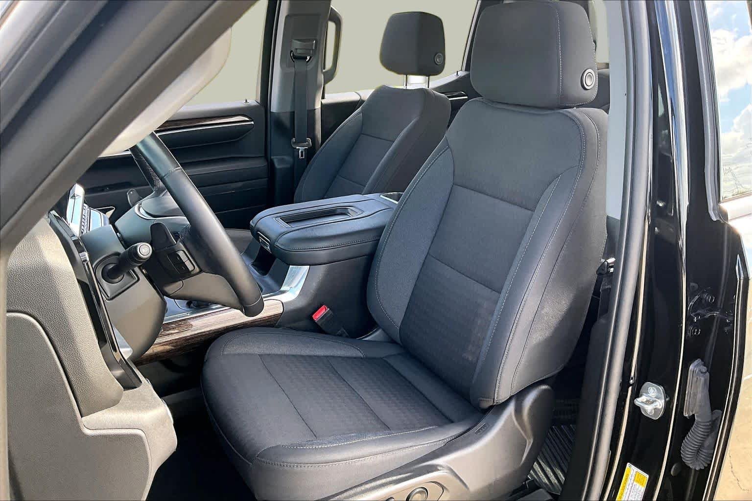Used 2022 Onyx Black GMC Elevation image 7