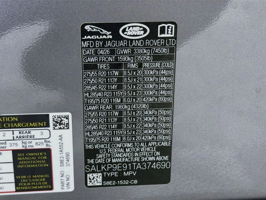 New 2026 Eiger Grey Land Rover SE image 34
